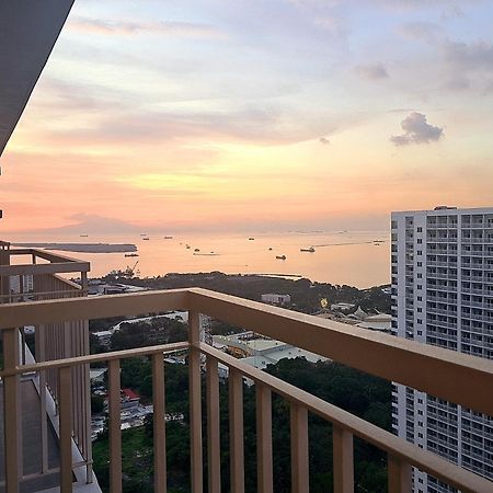 Cozy Penthouse 2Br Suite W Balcony - Amazing Manila Bay View And City Skyline Near Moa Пасай Экстерьер фото